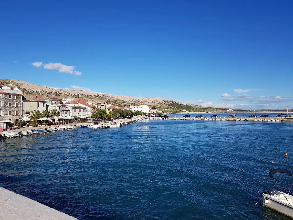 Oceanus Deny Pag Town